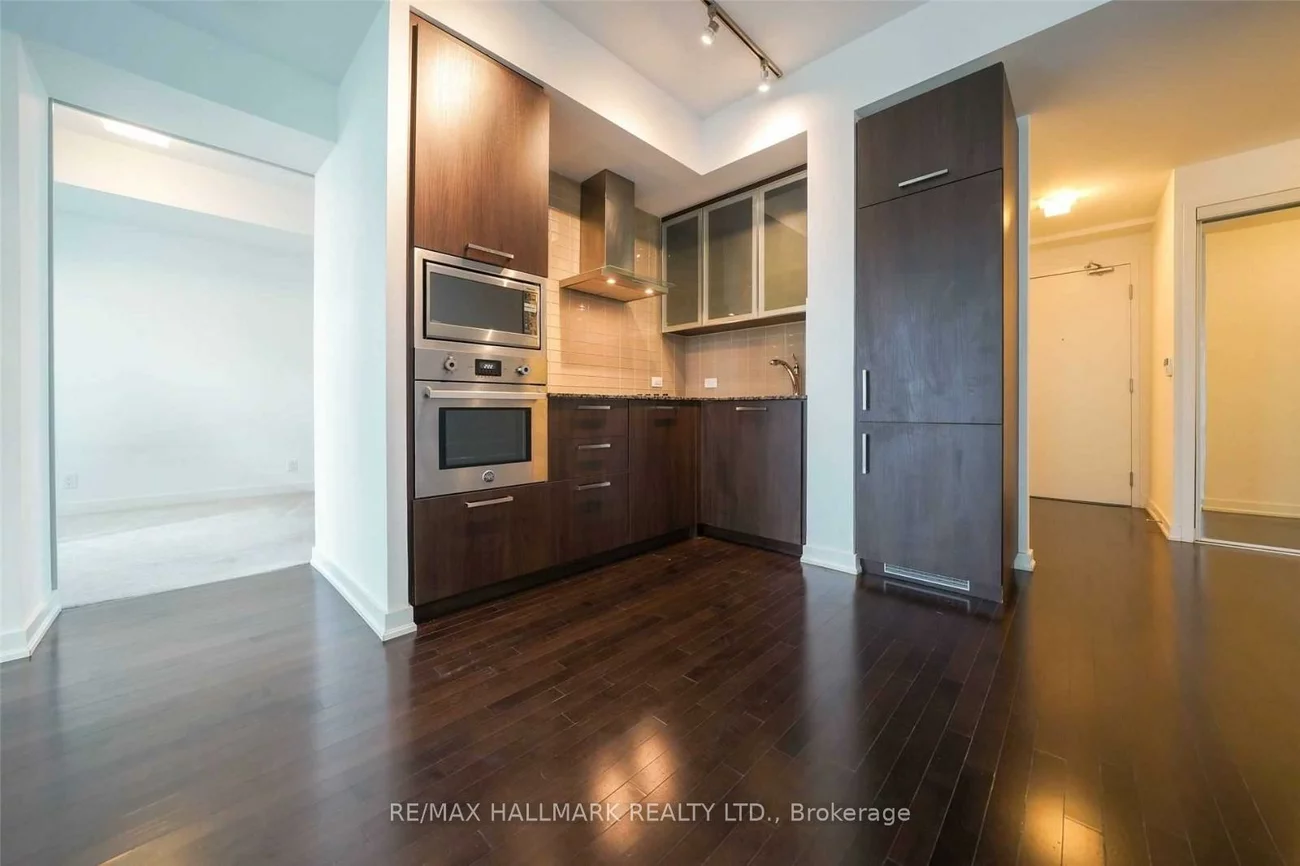 14, York, Waterfront Communities C1, Toronto