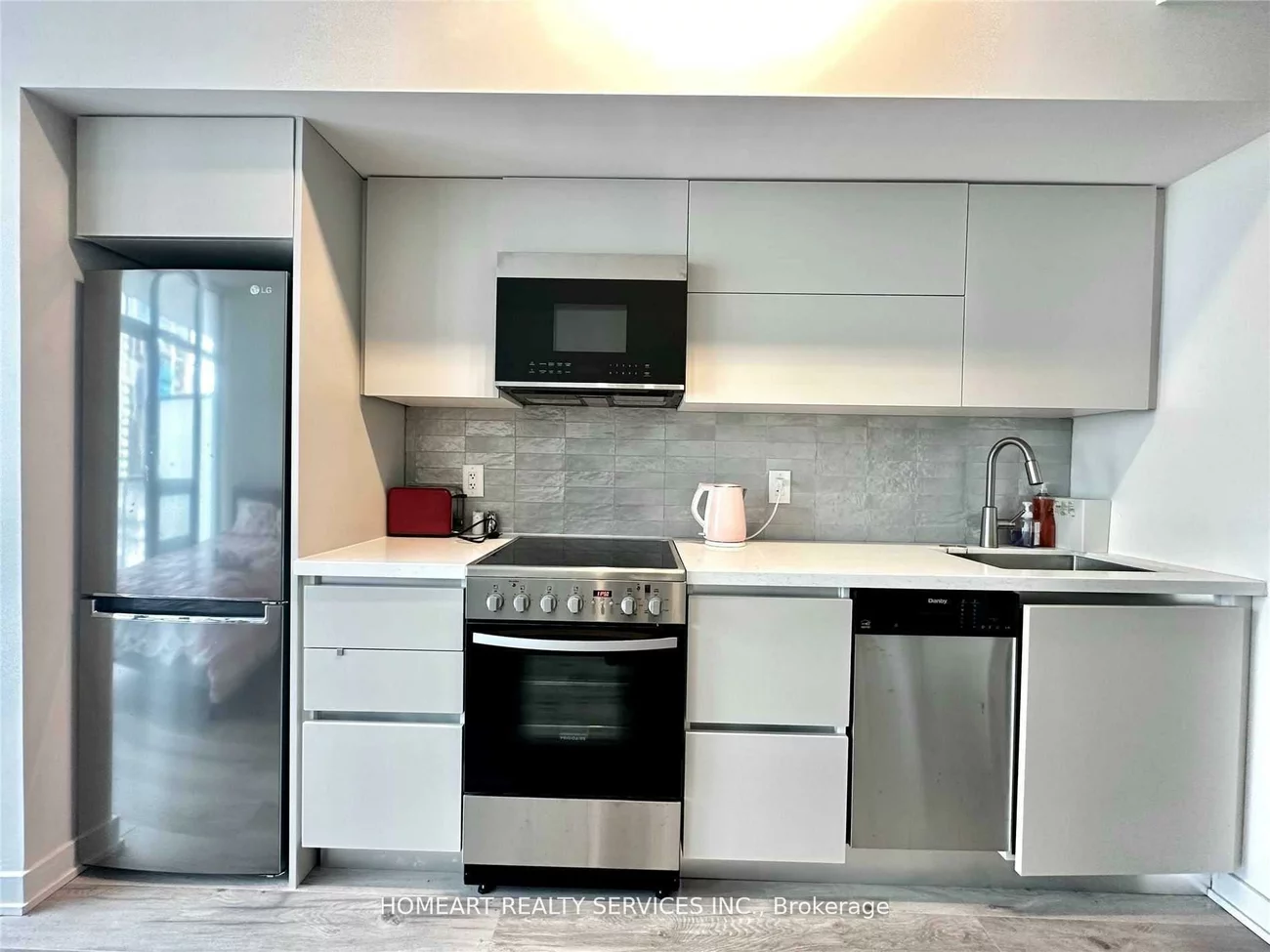33, Charles, Church-Yonge Corridor, Toronto