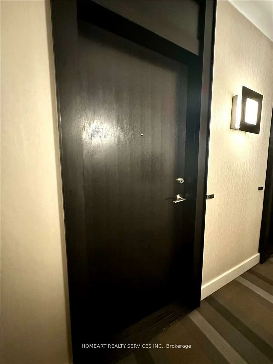 33, Charles, Church-Yonge Corridor, Toronto