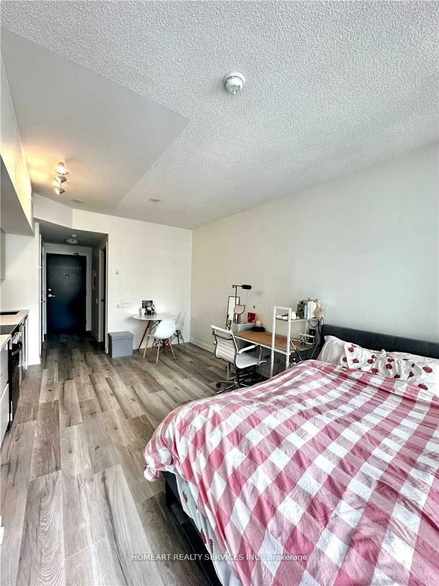 33, Charles, Church-Yonge Corridor, Toronto