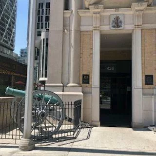 426, University, Kensington-Chinatown, Toronto
