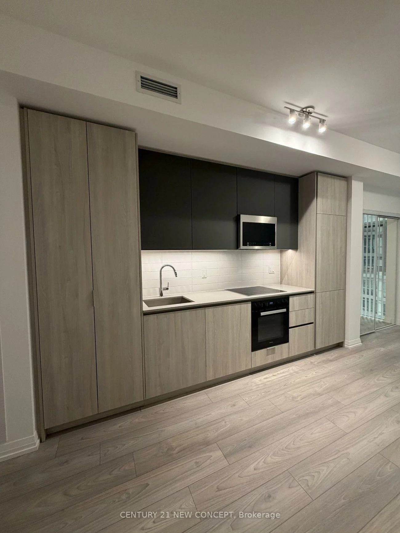 400, King, Waterfront Communities C1, Toronto