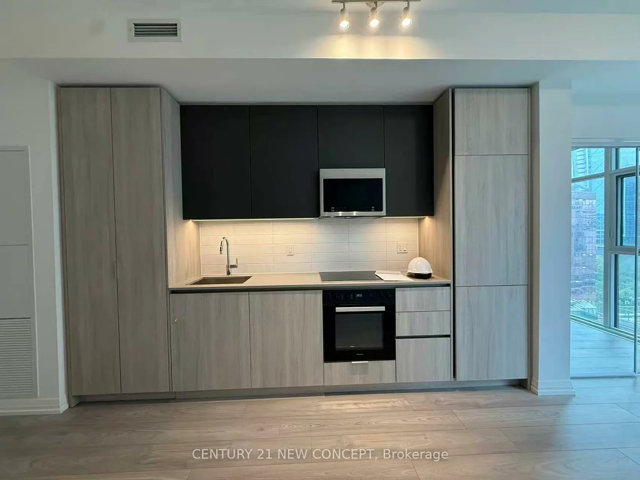 400, King, Waterfront Communities C1, Toronto