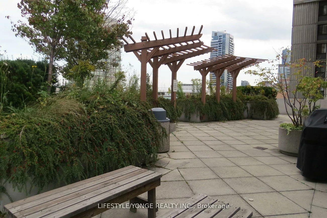 1121, Bay, Bay Street Corridor, Toronto