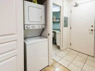 1121, Bay, Bay Street Corridor, Toronto