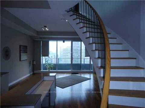 111, Elizabeth, Bay Street Corridor, Toronto