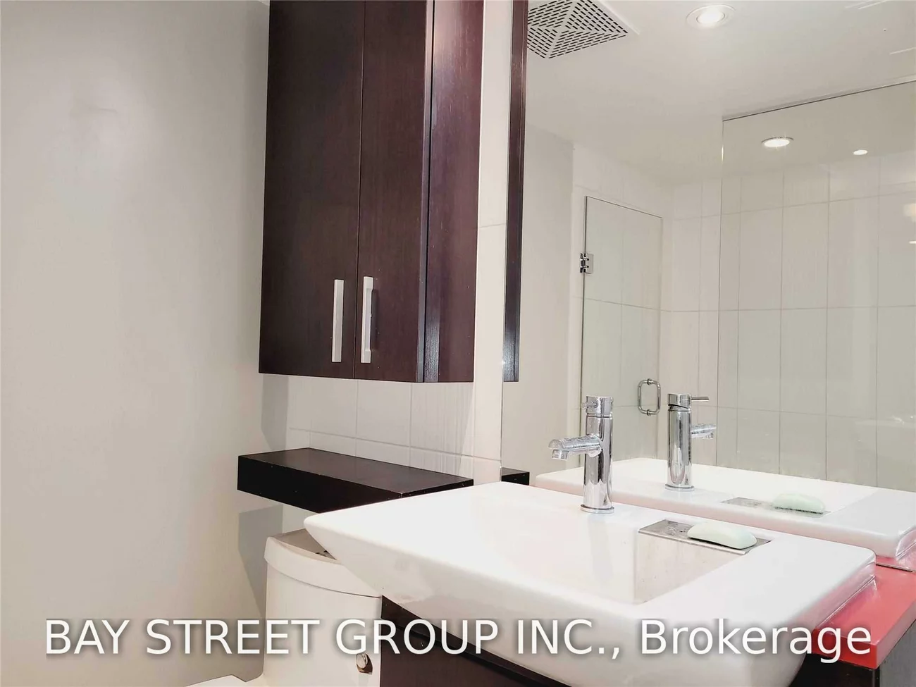 8, Telegram, Waterfront Communities C1, Toronto