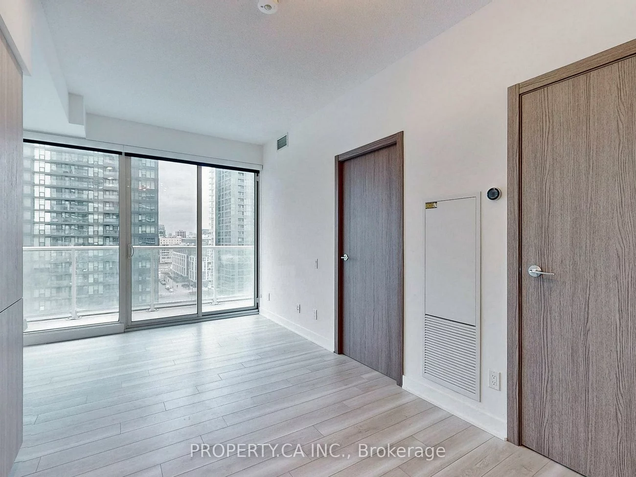 17, Bathurst, Waterfront Communities C1, Toronto