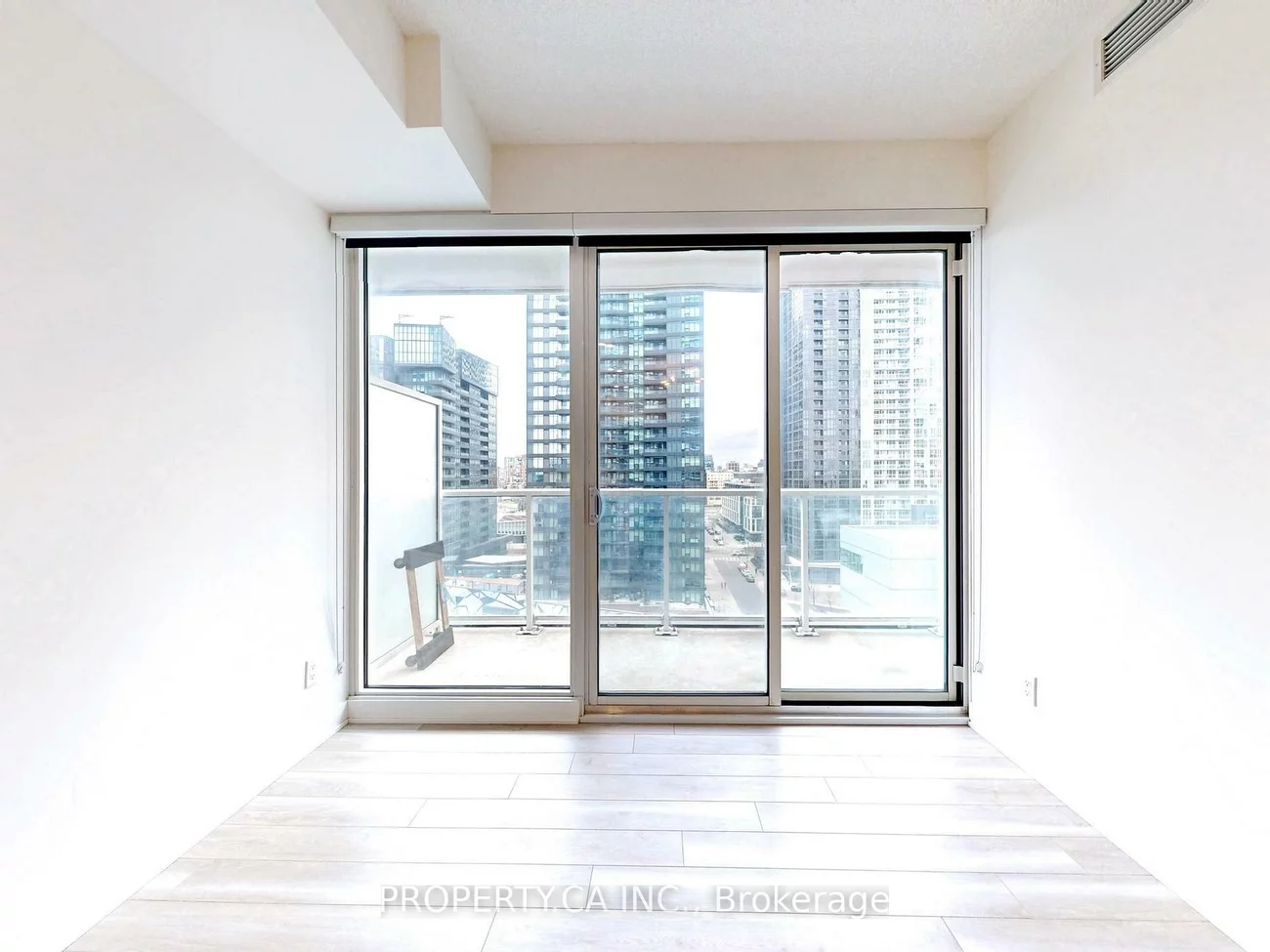17, Bathurst, Waterfront Communities C1, Toronto