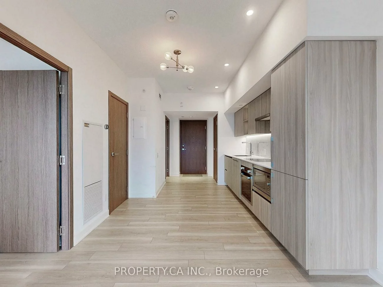 17, Bathurst, Waterfront Communities C1, Toronto
