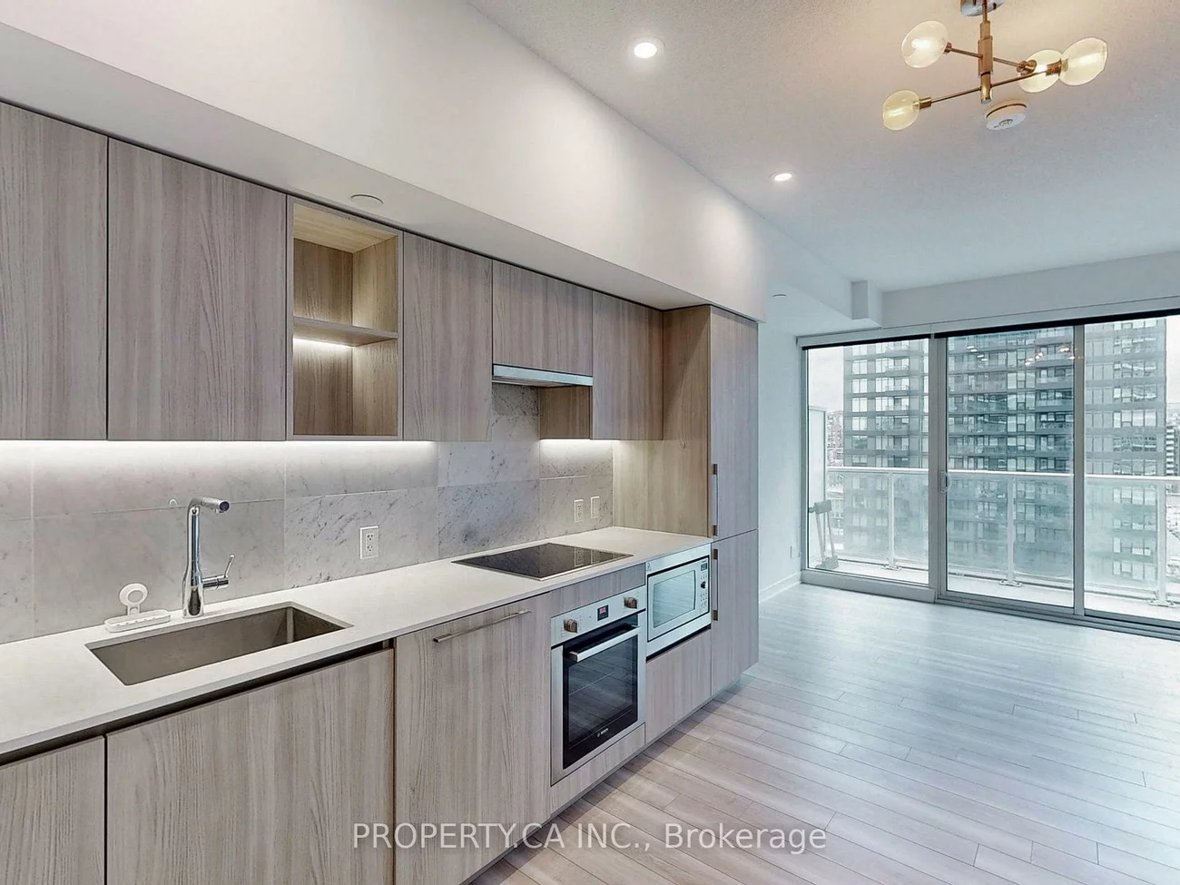 17, Bathurst, Waterfront Communities C1, Toronto