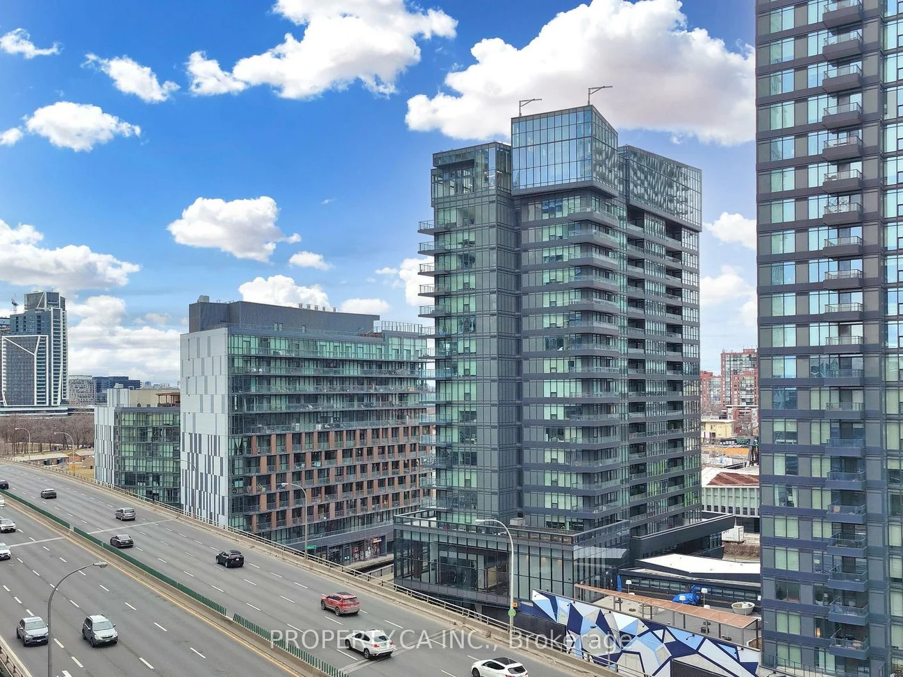 17, Bathurst, Waterfront Communities C1, Toronto
