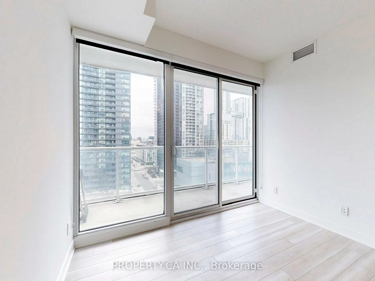 17, Bathurst, Waterfront Communities C1, Toronto