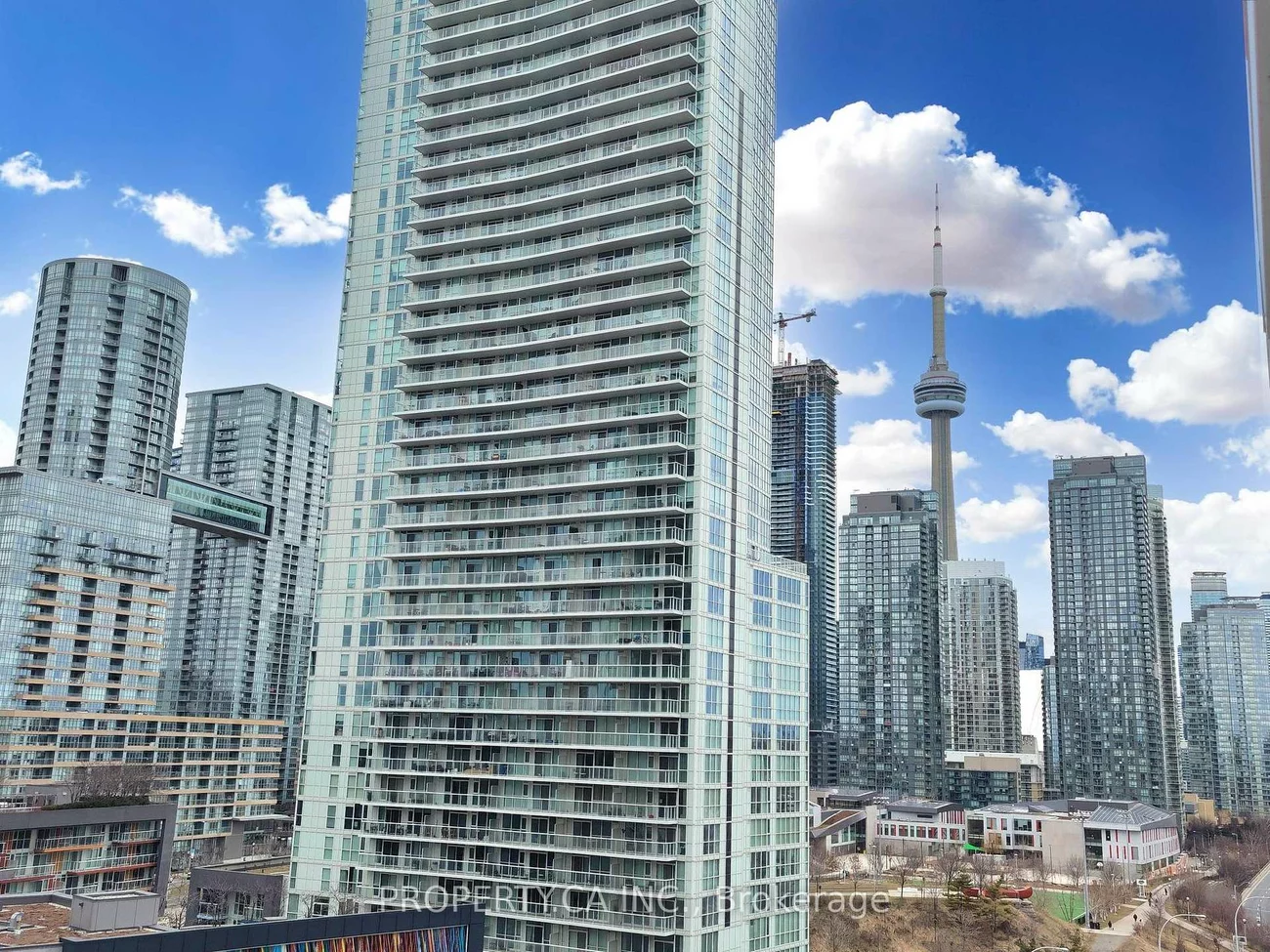 17, Bathurst, Waterfront Communities C1, Toronto
