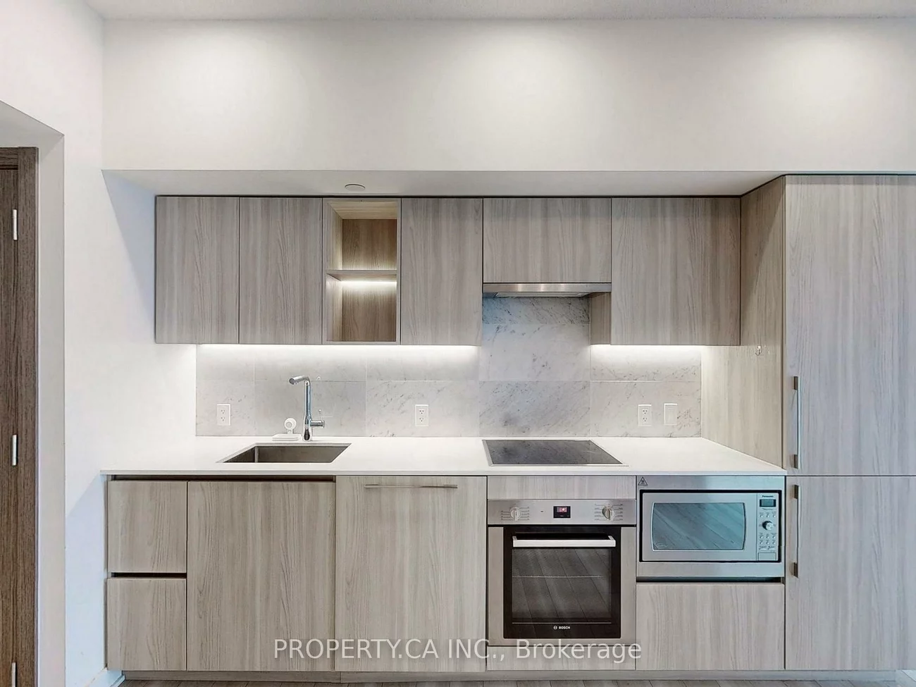 17, Bathurst, Waterfront Communities C1, Toronto