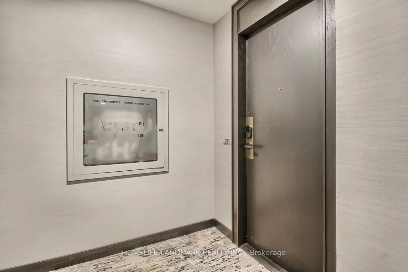 23, Hollywood, Willowdale East, Toronto