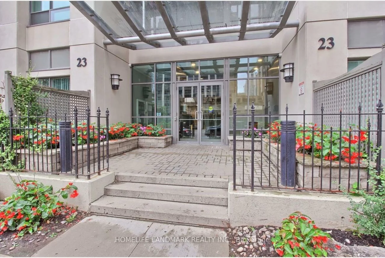 23, Hollywood, Willowdale East, Toronto