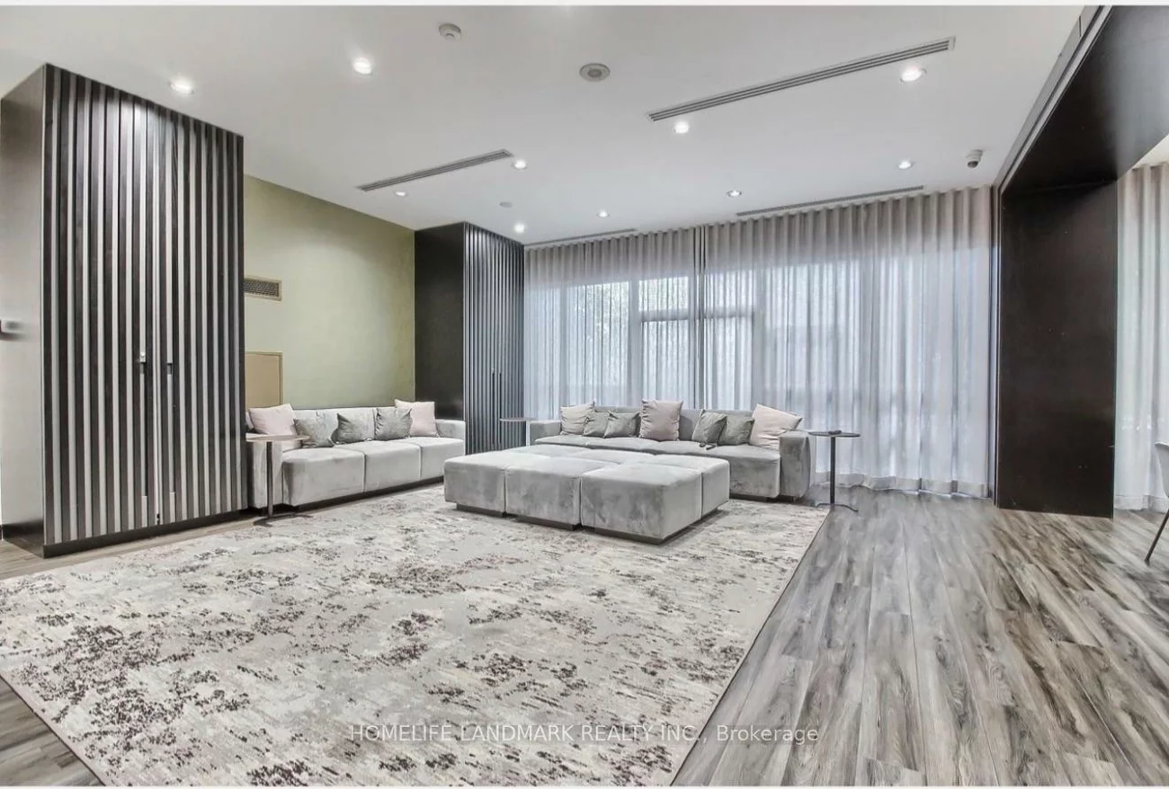 23, Hollywood, Willowdale East, Toronto