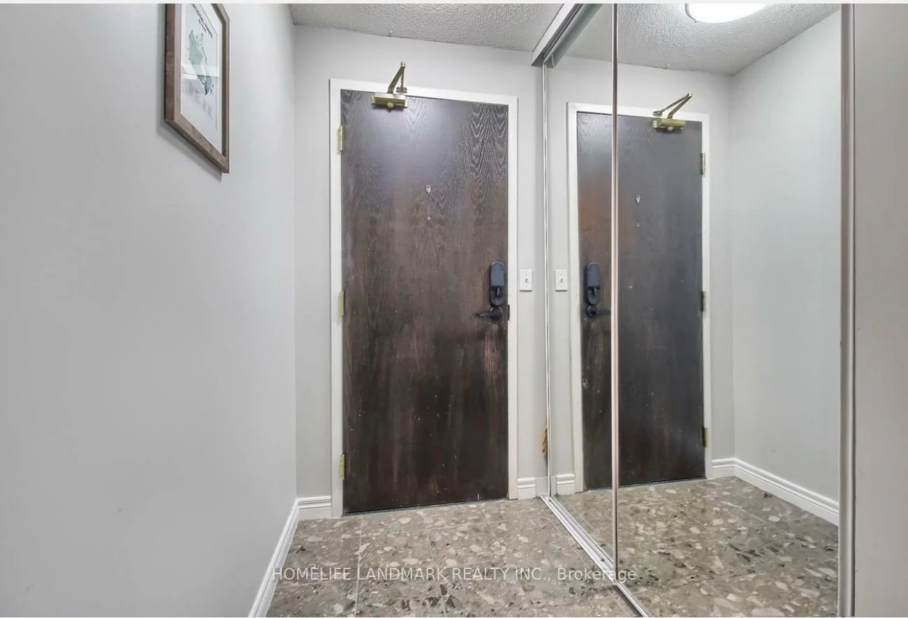 23, Hollywood, Willowdale East, Toronto