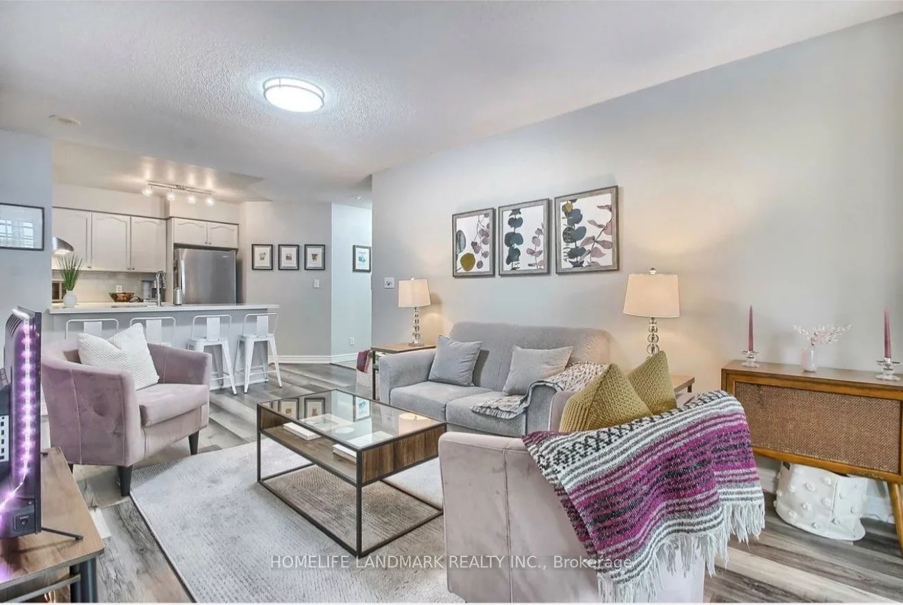 23, Hollywood, Willowdale East, Toronto