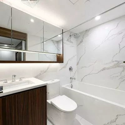 75, Billes, Bayview Village, Toronto