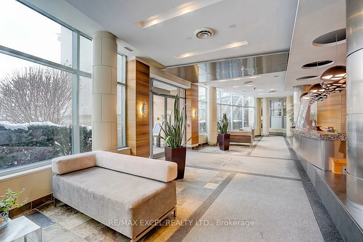 228, Queens, Waterfront Communities C1, Toronto