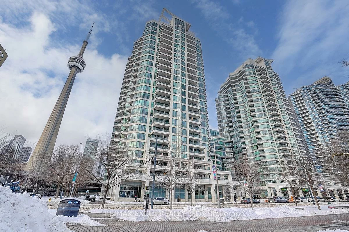 228, Queens, Waterfront Communities C1, Toronto