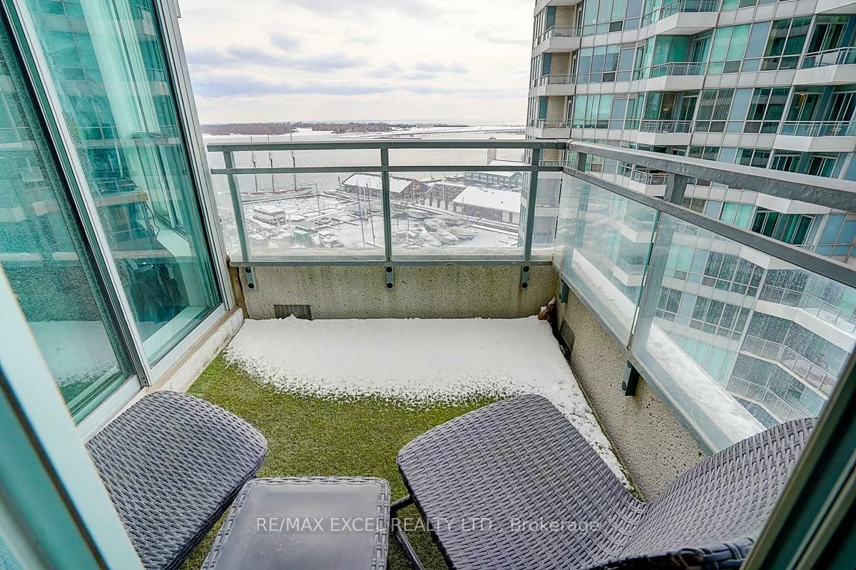 228, Queens, Waterfront Communities C1, Toronto