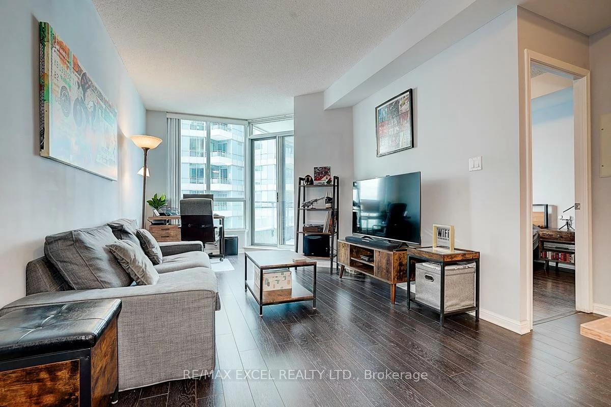 228, Queens, Waterfront Communities C1, Toronto