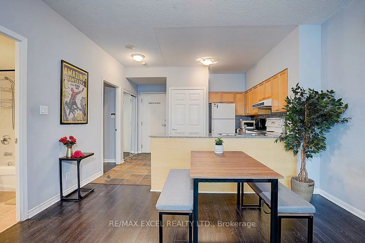 228, Queens, Waterfront Communities C1, Toronto