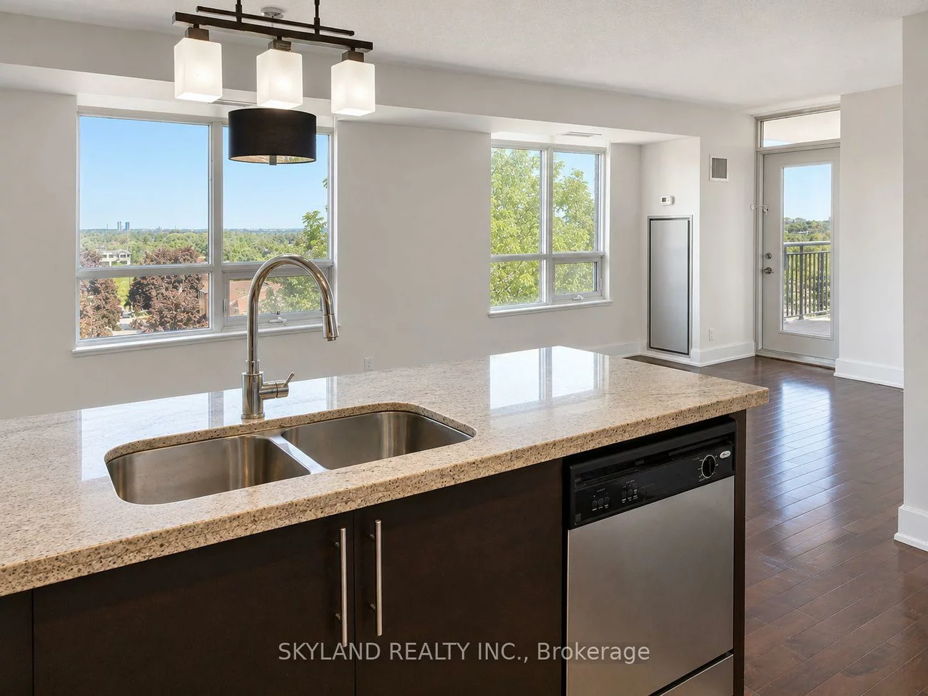676, Sheppard, Bayview Village, Toronto