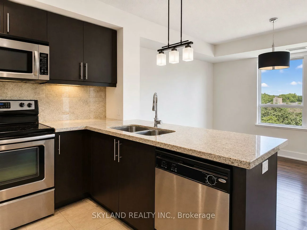 676, Sheppard, Bayview Village, Toronto
