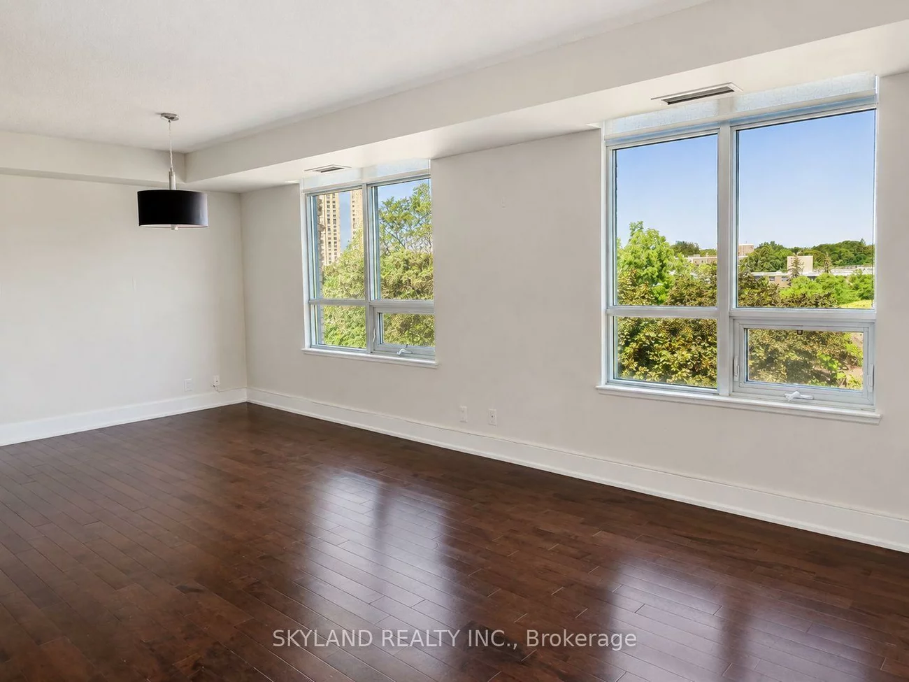 676, Sheppard, Bayview Village, Toronto