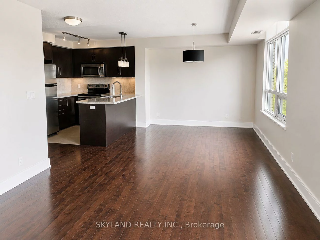 676, Sheppard, Bayview Village, Toronto