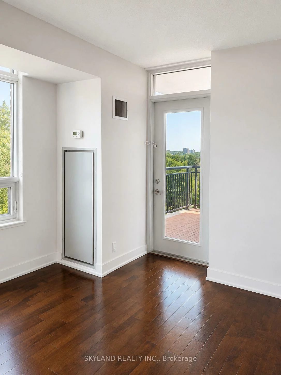 676, Sheppard, Bayview Village, Toronto