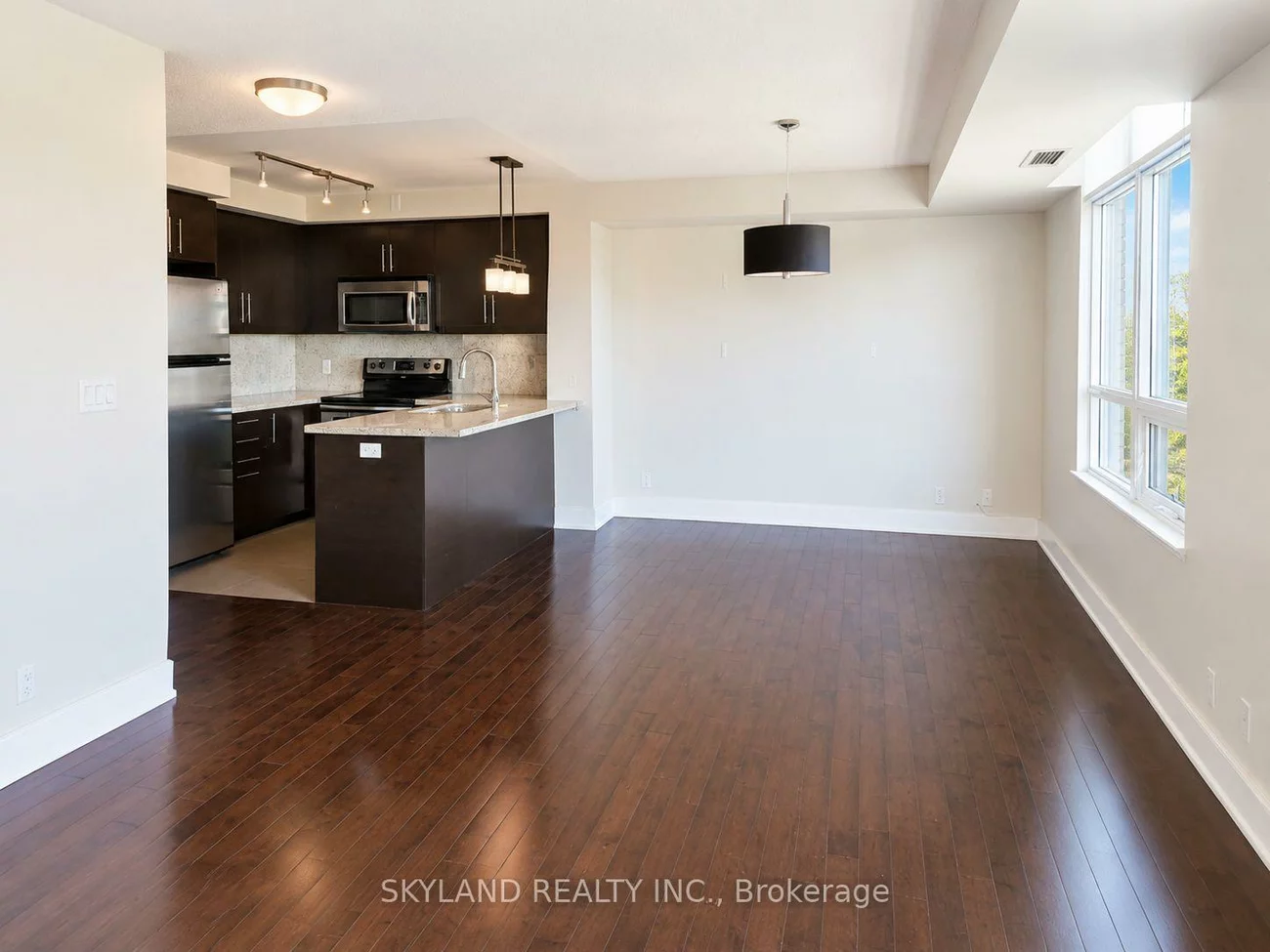 676, Sheppard, Bayview Village, Toronto
