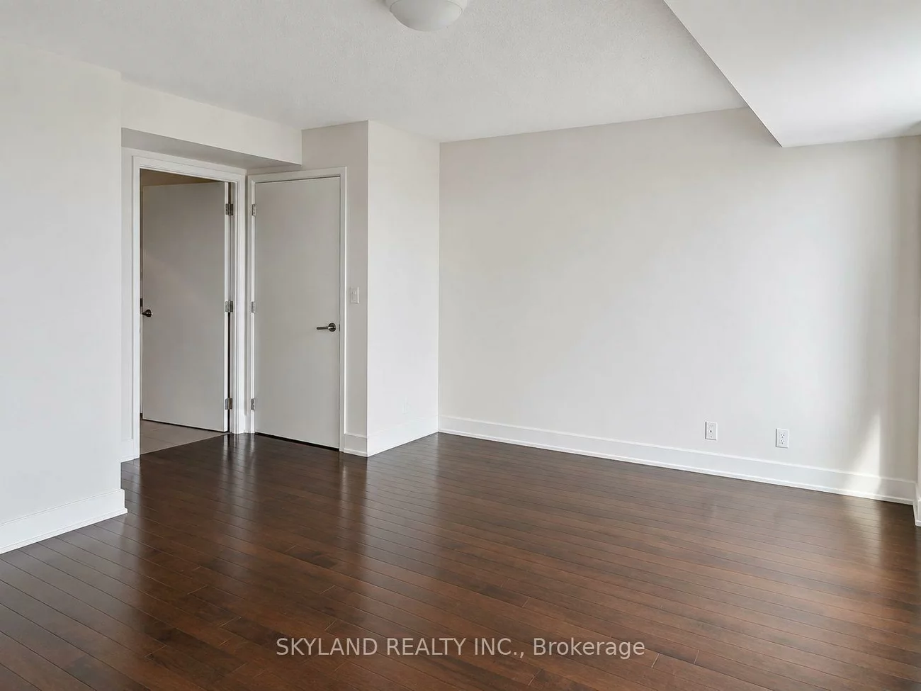 676, Sheppard, Bayview Village, Toronto