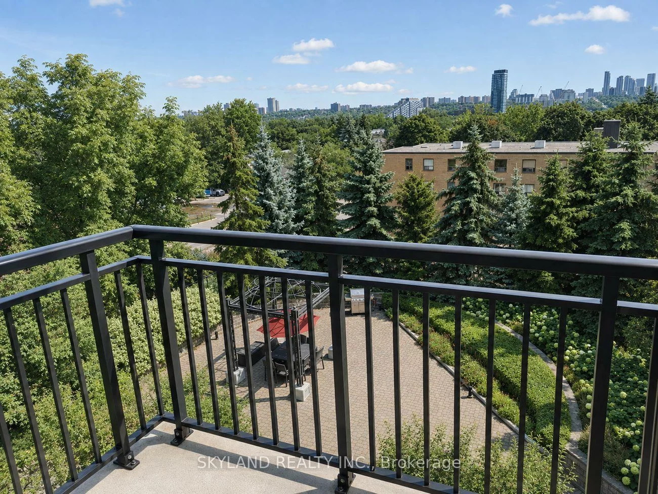 676, Sheppard, Bayview Village, Toronto