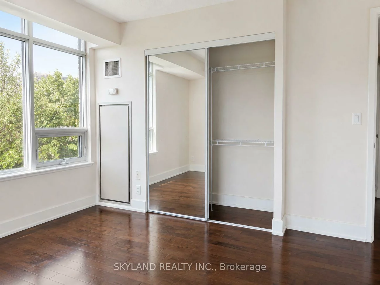 676, Sheppard, Bayview Village, Toronto
