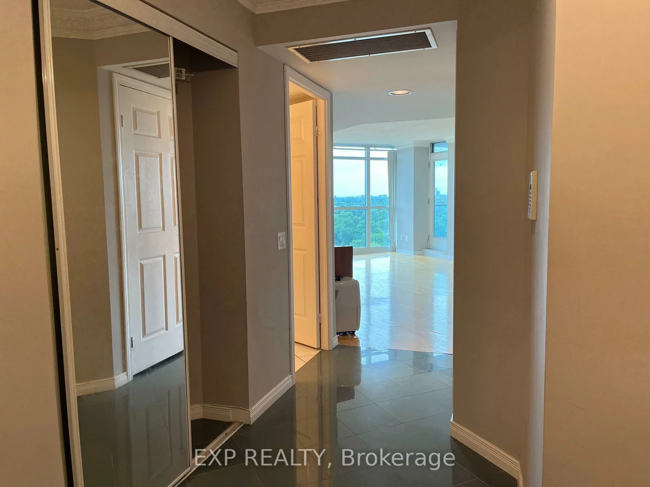 28, Harrison Garden, Willowdale East, Toronto
