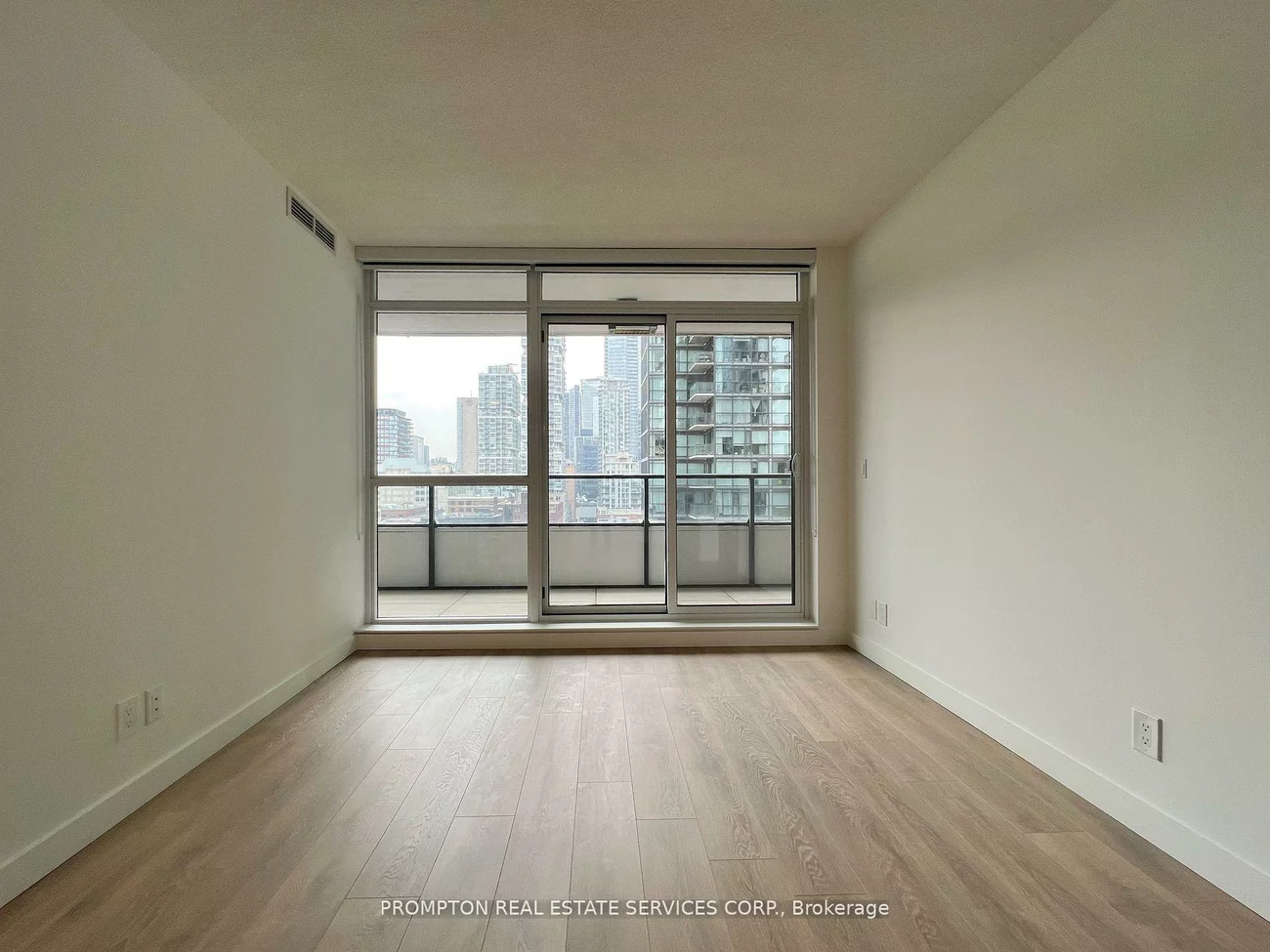 38, Widmer, Waterfront Communities C1, Toronto