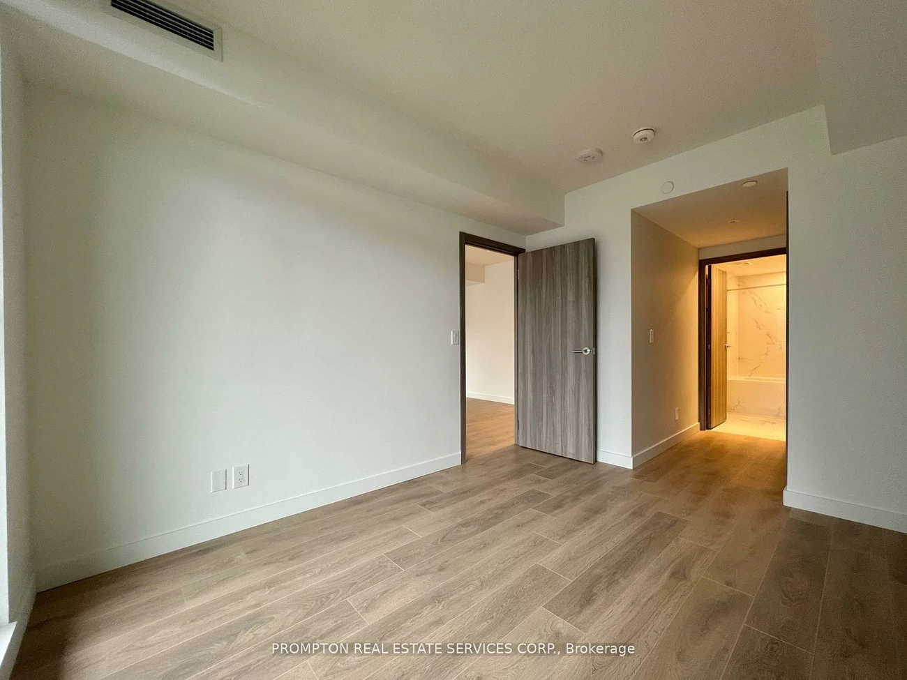 38, Widmer, Waterfront Communities C1, Toronto