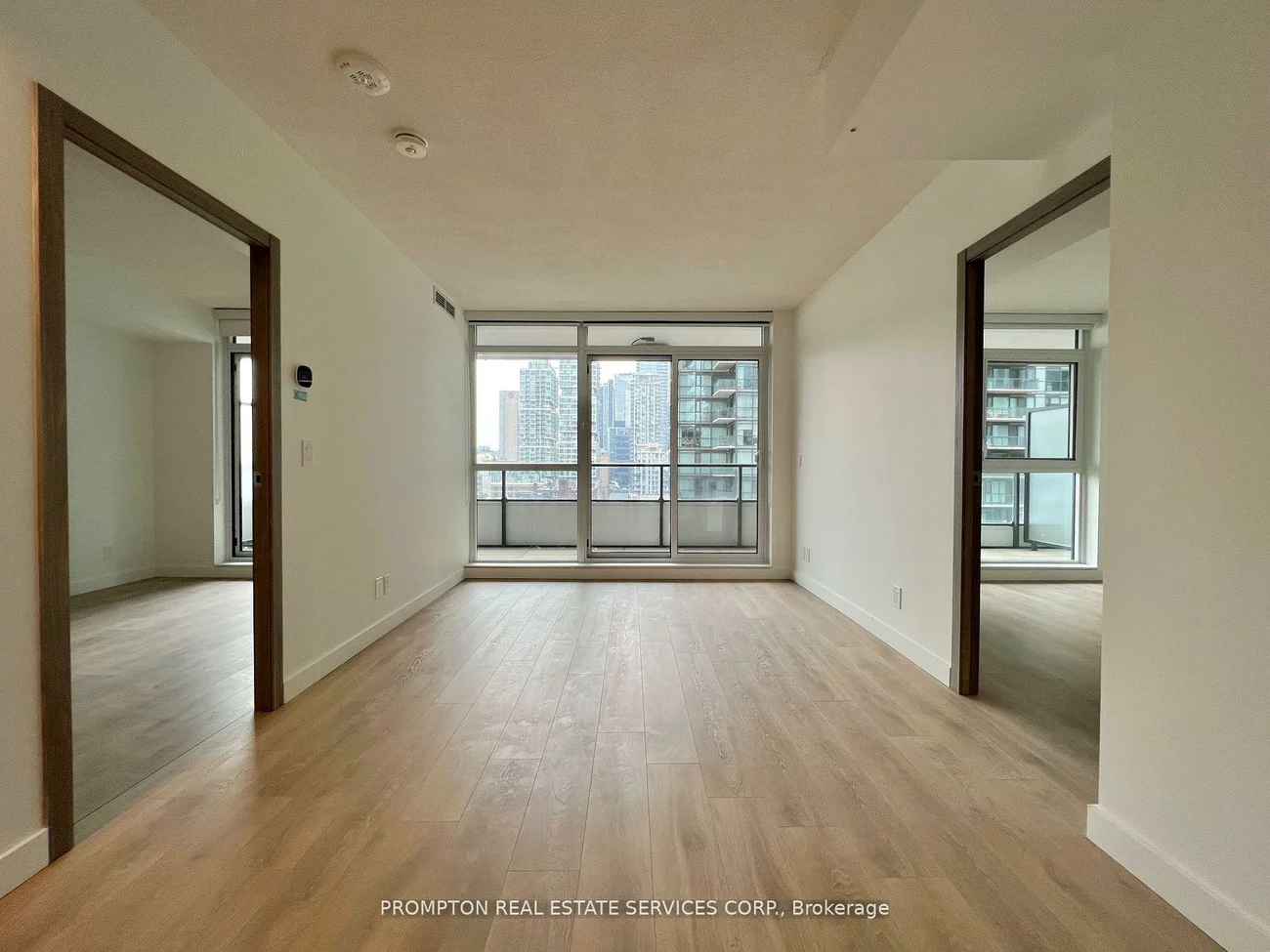 38, Widmer, Waterfront Communities C1, Toronto