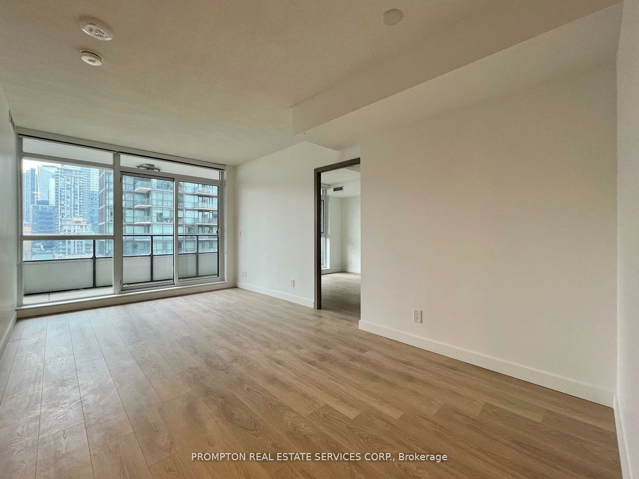 38, Widmer, Waterfront Communities C1, Toronto