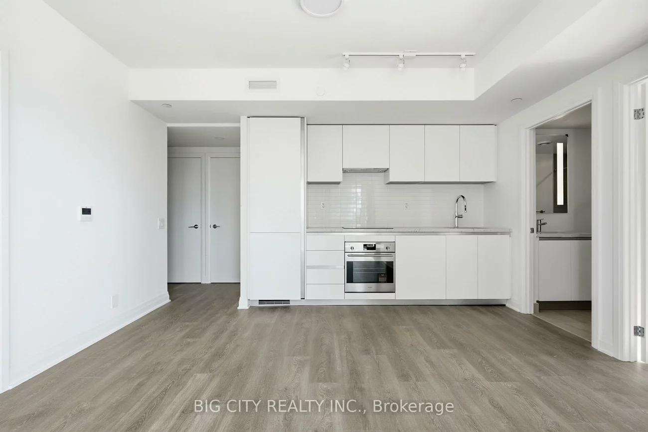 25, Frederick Todd, Thorncliffe Park, Toronto