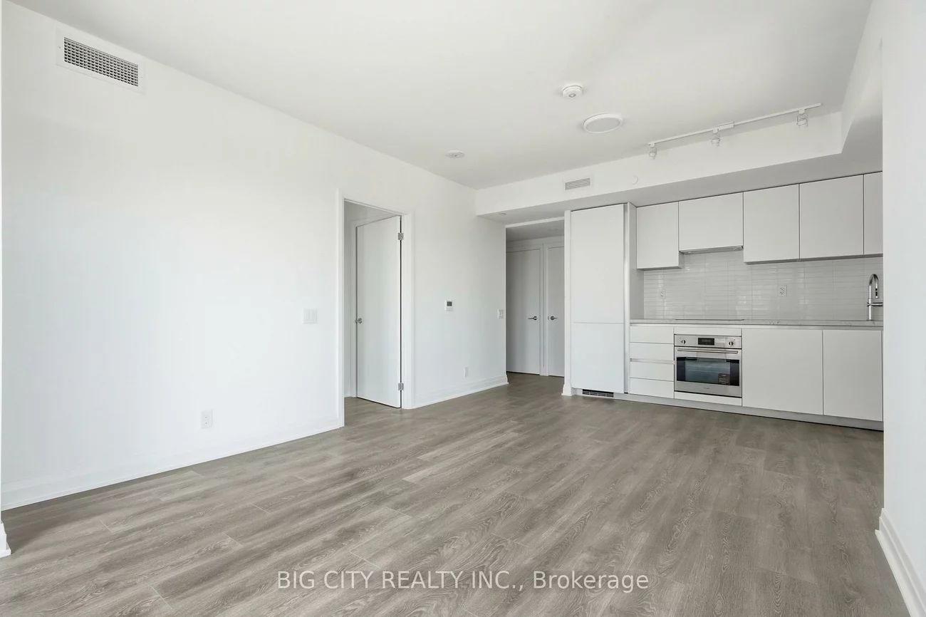 25, Frederick Todd, Thorncliffe Park, Toronto