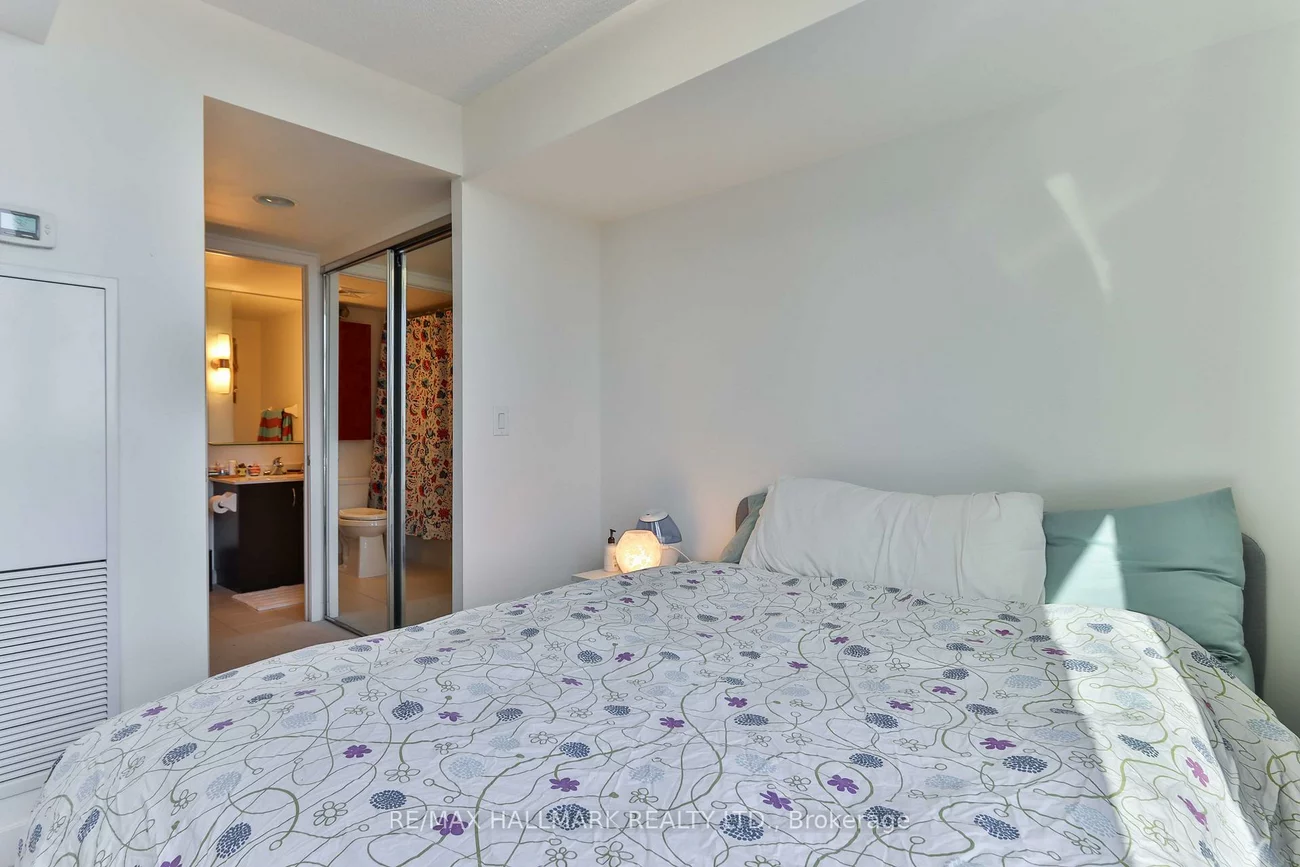 320, Richmond, Moss Park, Toronto