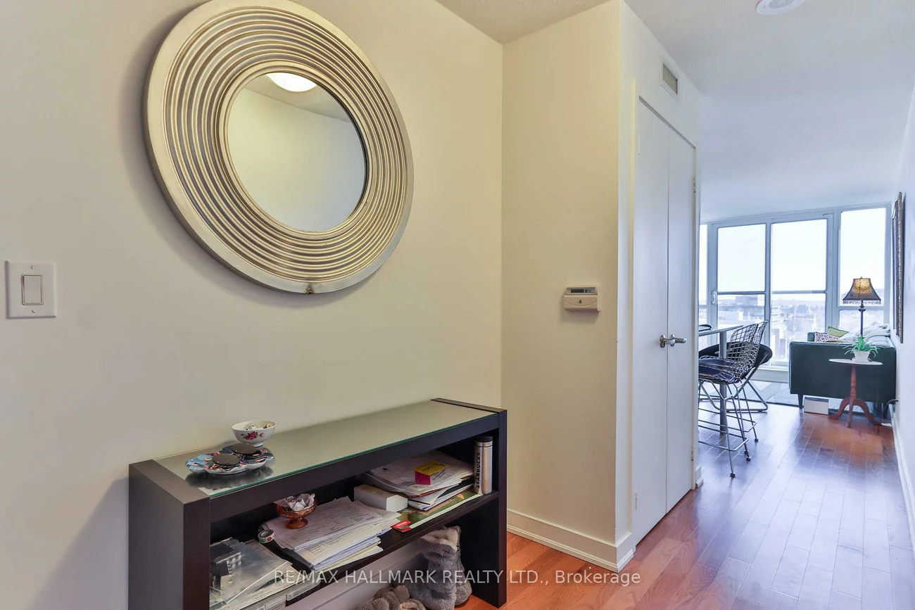320, Richmond, Moss Park, Toronto