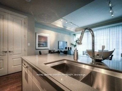 55, Scollard, Annex, Toronto