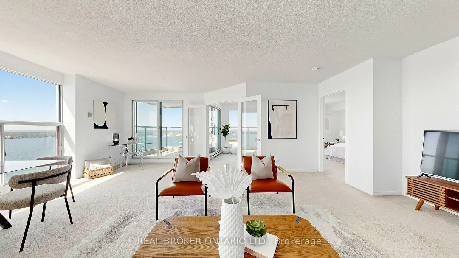 99, Harbour, Waterfront Communities C1, Toronto